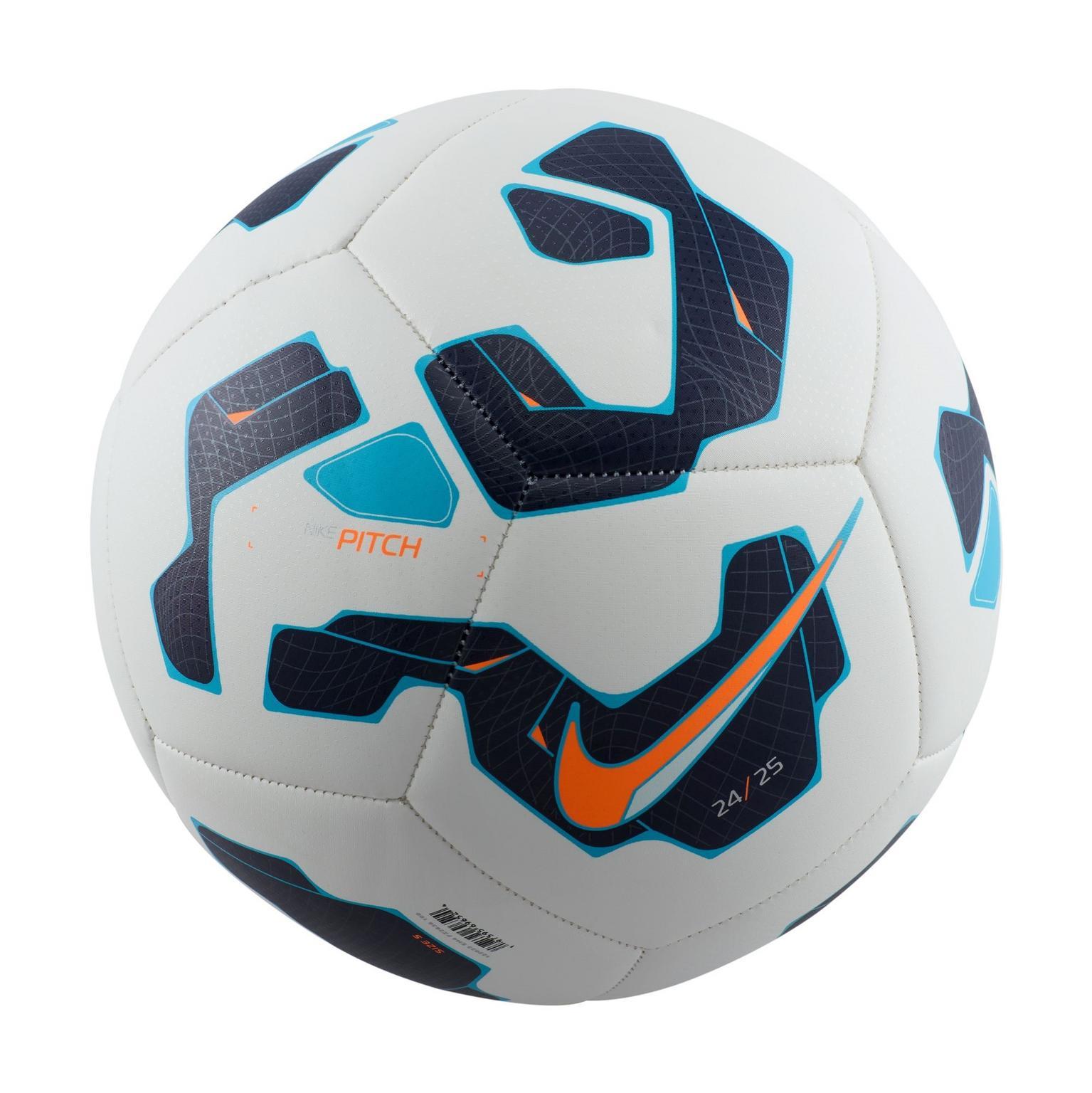 Pitch, fotball - full image 2