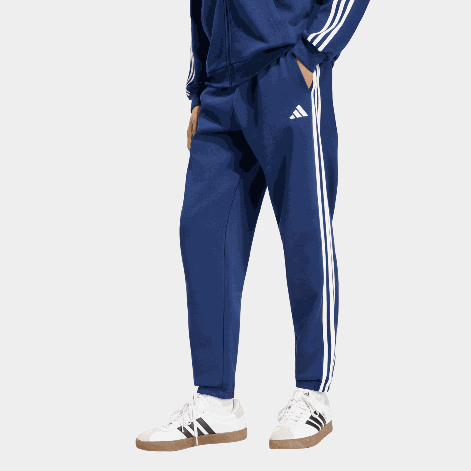 Essentials 3-Stripes Fleece Tapered Cuffed Joggers, joggebukse, herre - full image 2