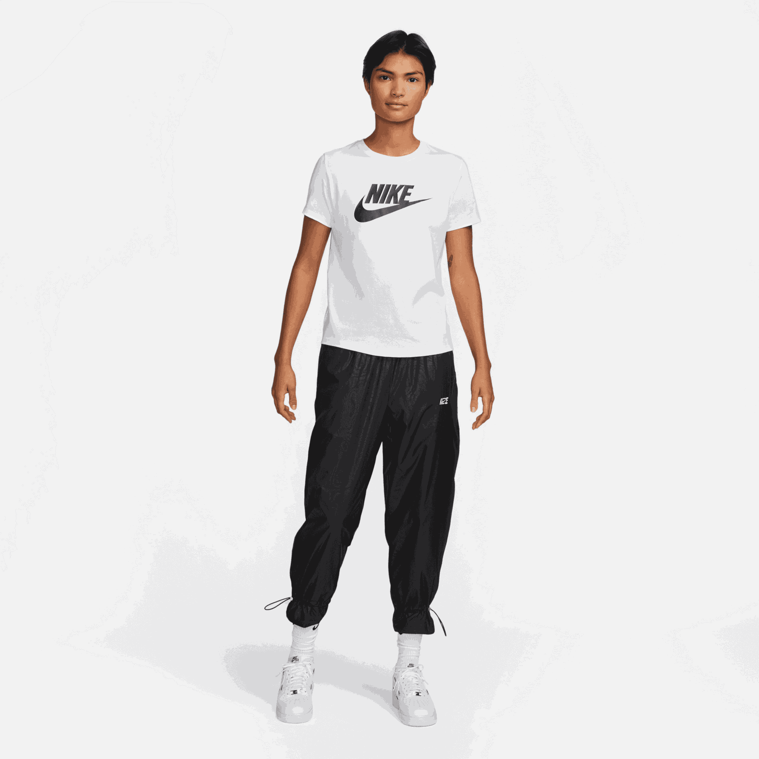Sportswear Essential Icon Futura Tee, t-skjorte dame - full image 4
