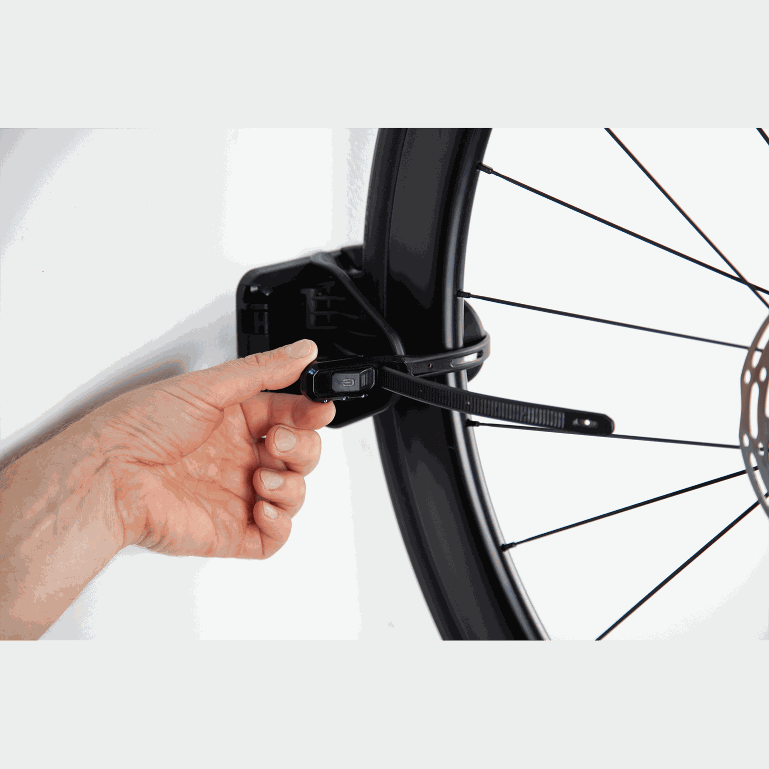 JAW +Wall Mounted Bike Rack with Z Lok, veggmontert sykkelholder + sykkellås - full image 2