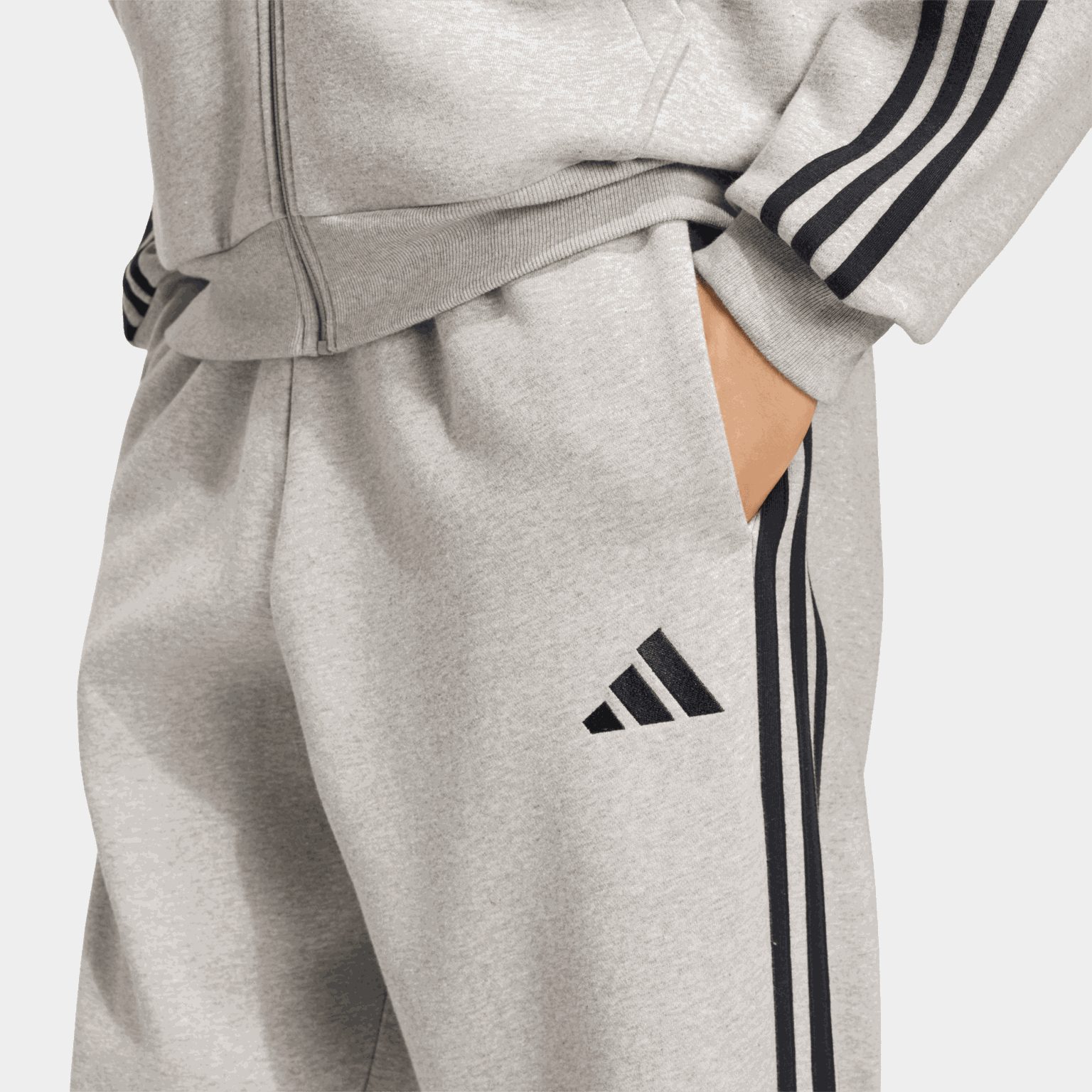 Essentials 3-Stripes Fleece Tapered Cuffed Joggers, joggebukse, herre - full image 4