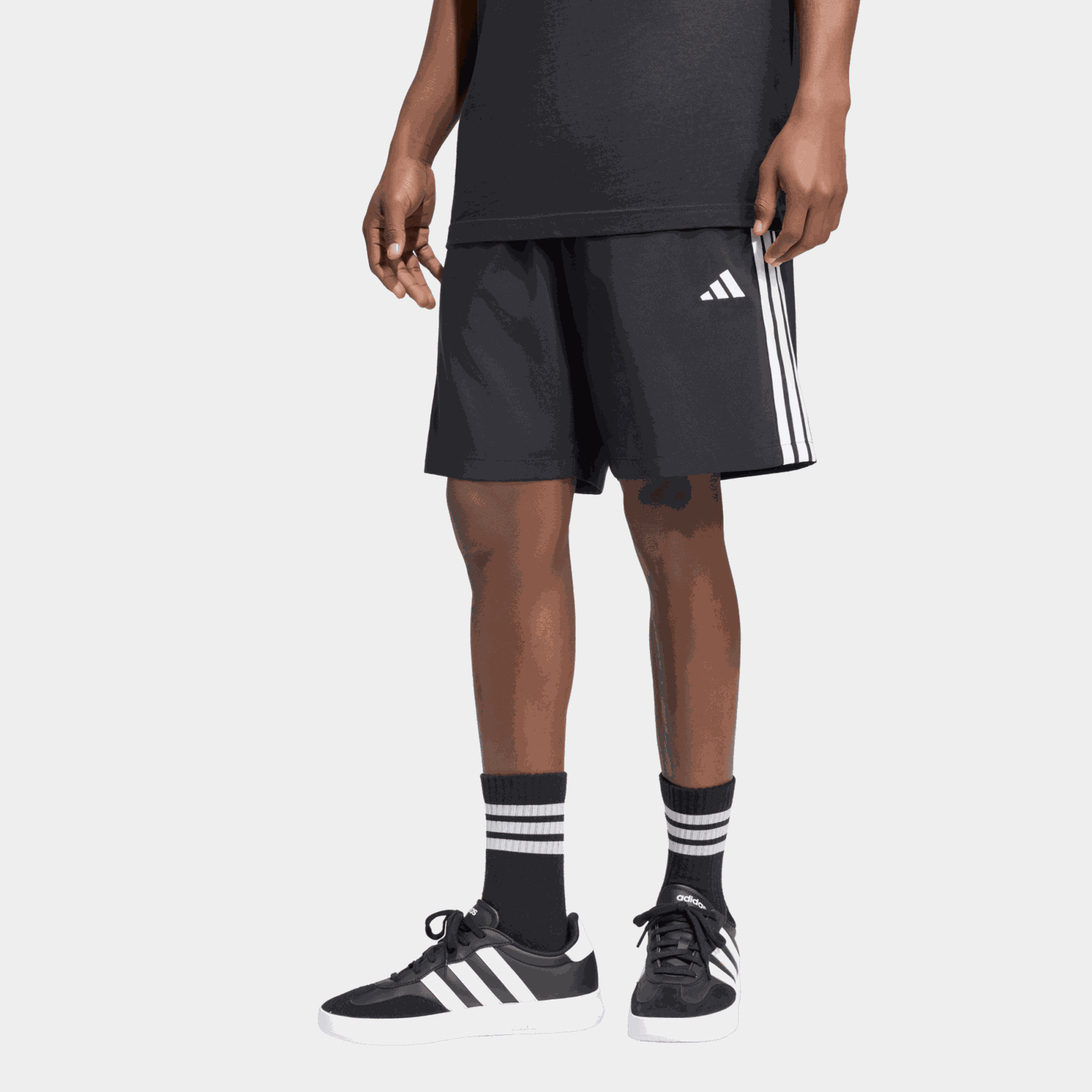 Essentials 3-Stripes Chelsea Lite Woven Shorts, shorts, herre - full image 2