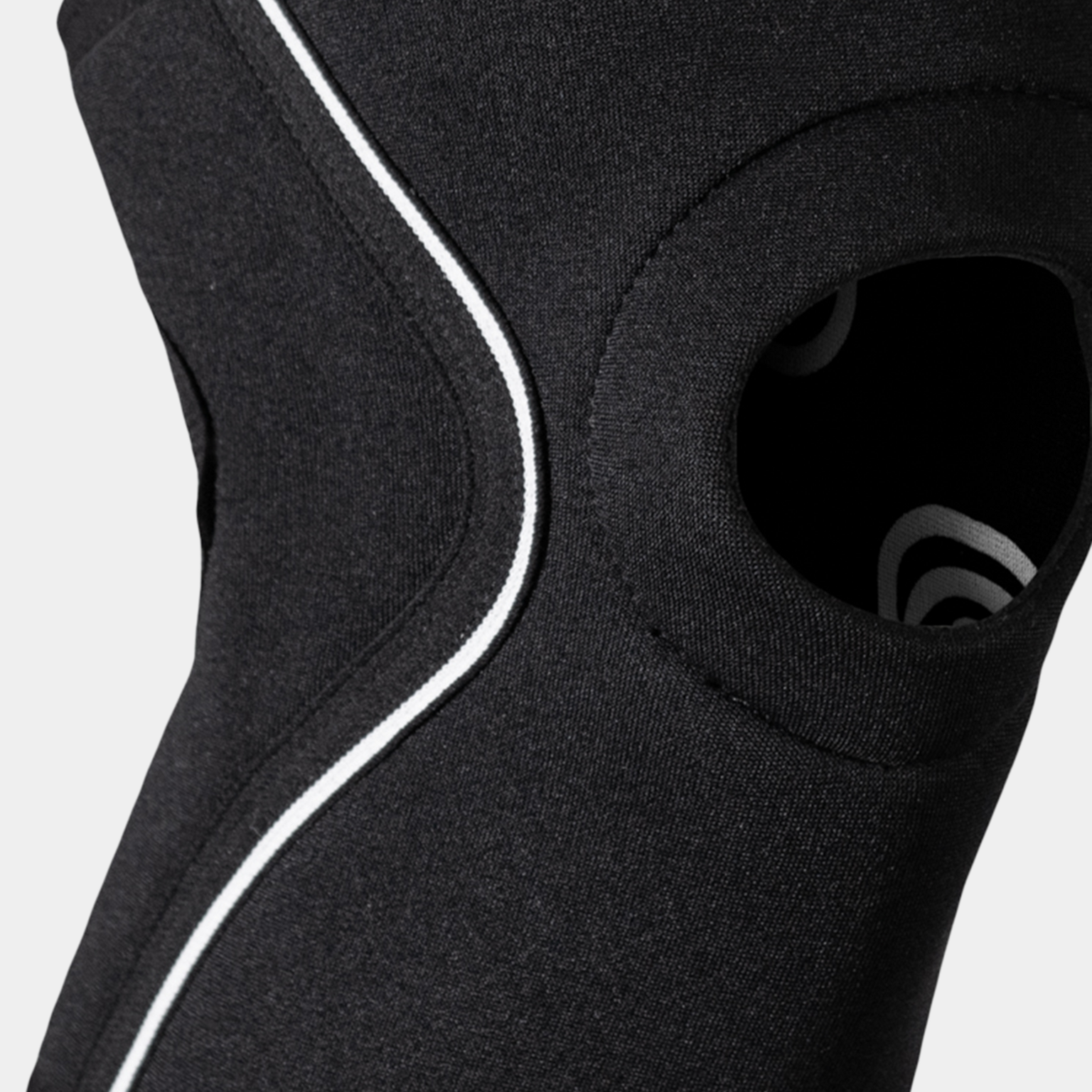 UD Knee Sleeve Patella Open 5 mm, knebeskyttelse - full image 1
