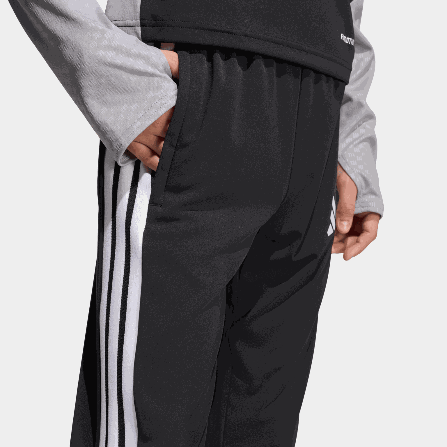 Tiro 26 Competition Training Pants, treningsbukse, junior - full image 4