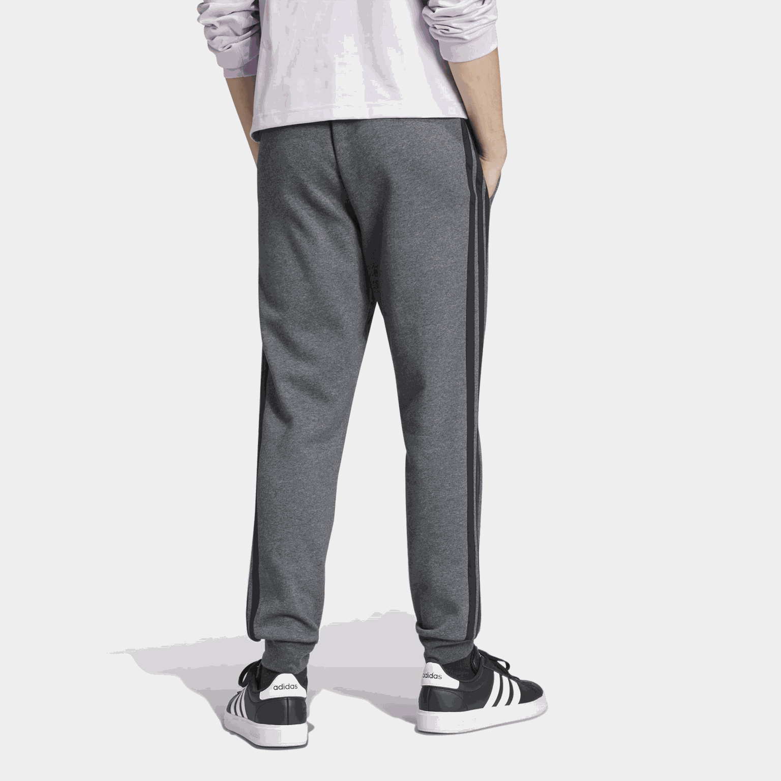 Essentials Fleece Tapered Cuff 3-Stripes, Joggebukse, herre - full image 3