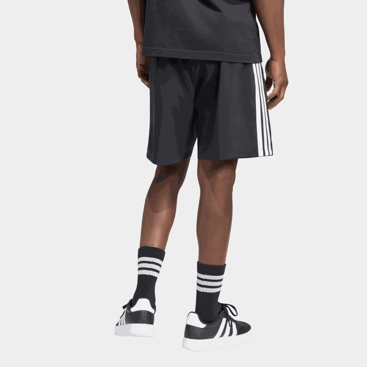 Essentials 3-Stripes Chelsea Lite Woven Shorts, shorts, herre - full image 3