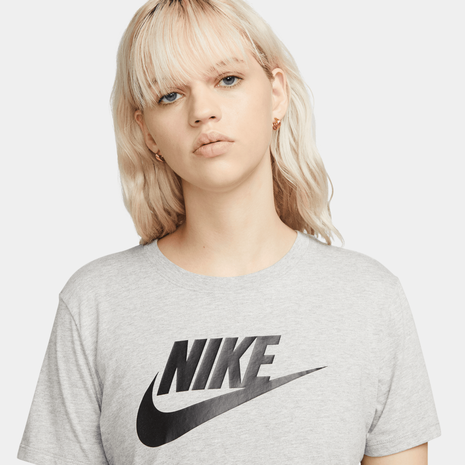 Sportswear Essential Icon Futura Tee, t-skjorte dame - full image 3