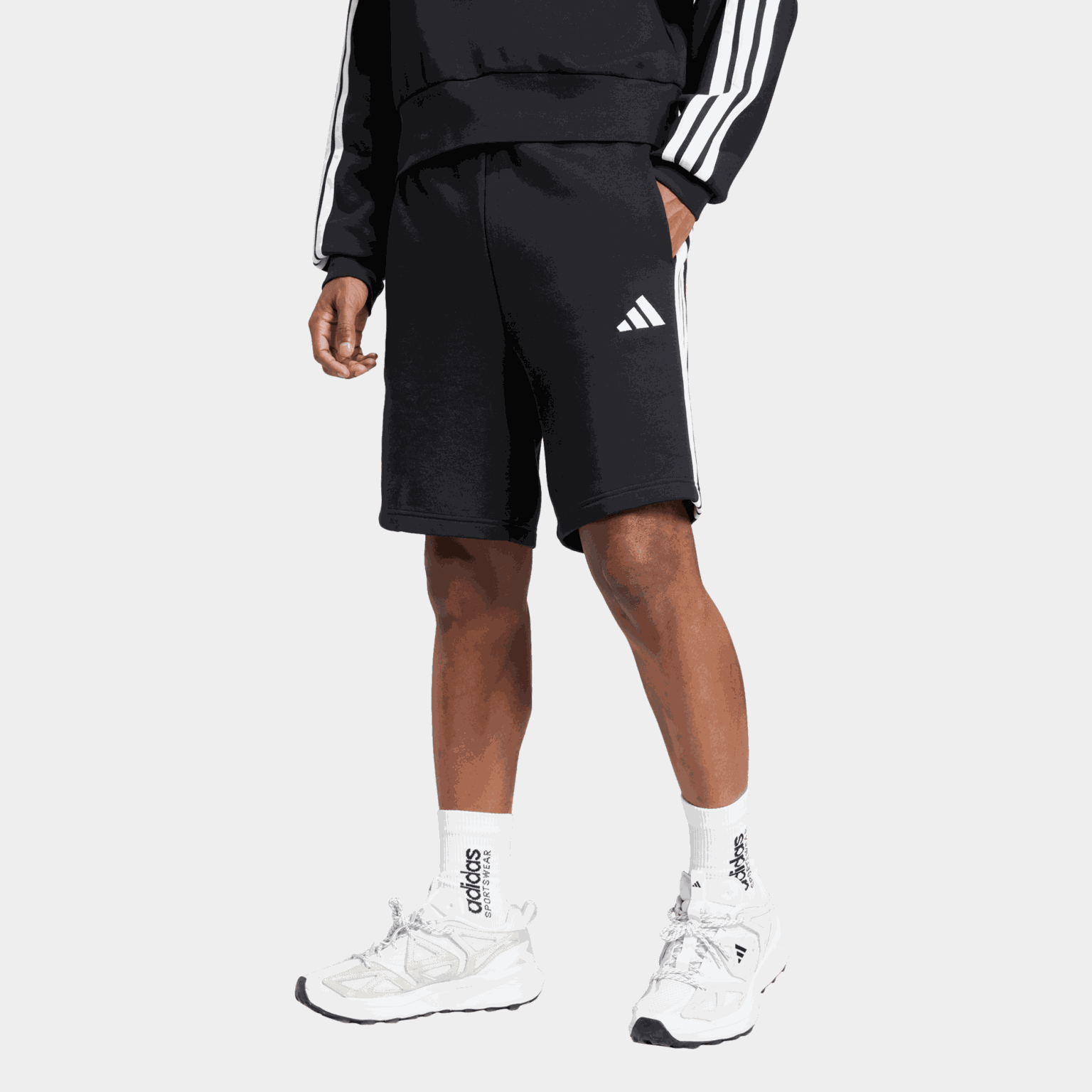 Essential Three Stripes Fleece Shorts, shorts, herre - full image 2