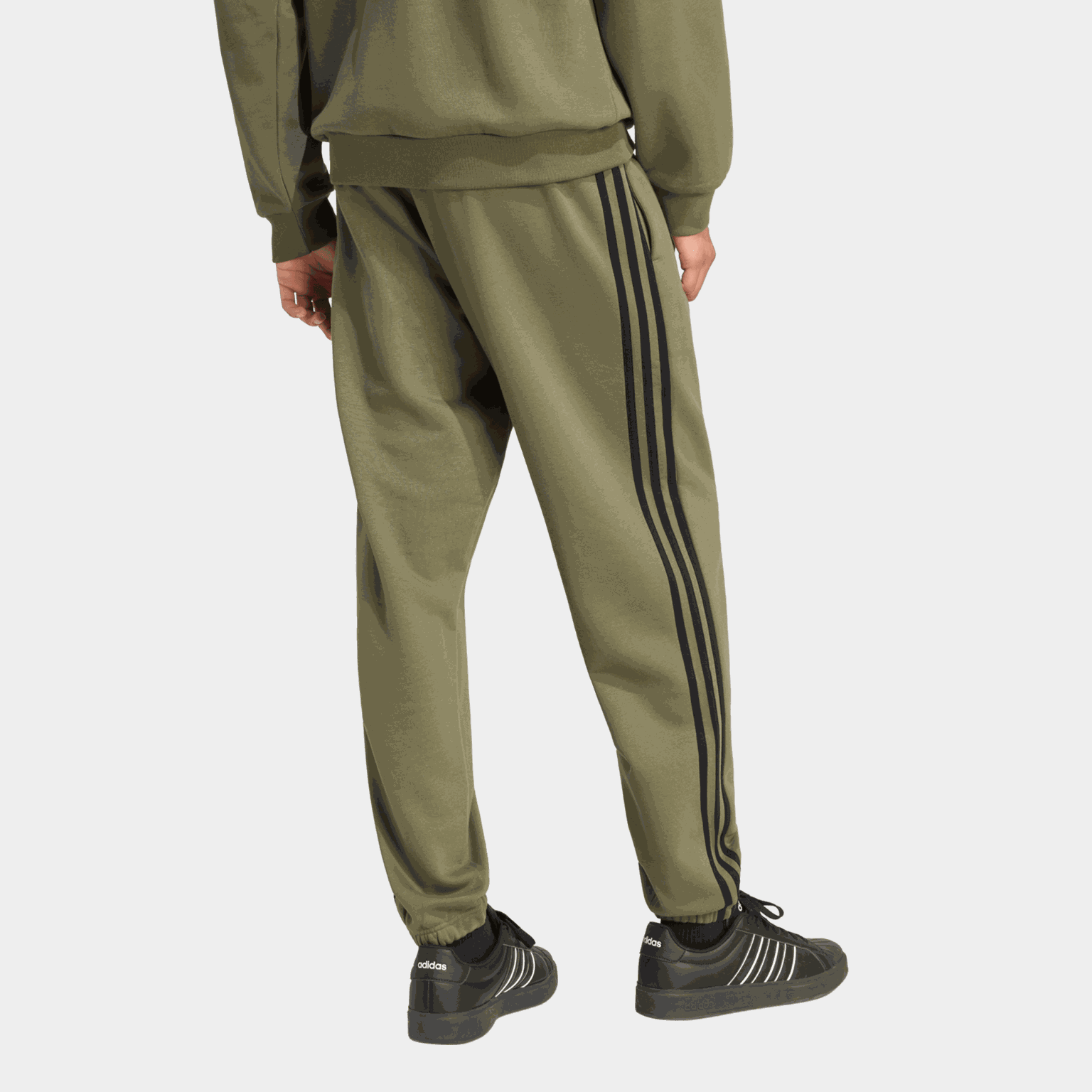 Essentials 3-Stripes Fleece Tapered Cuffed Joggers, joggebukse, herre - full image 3