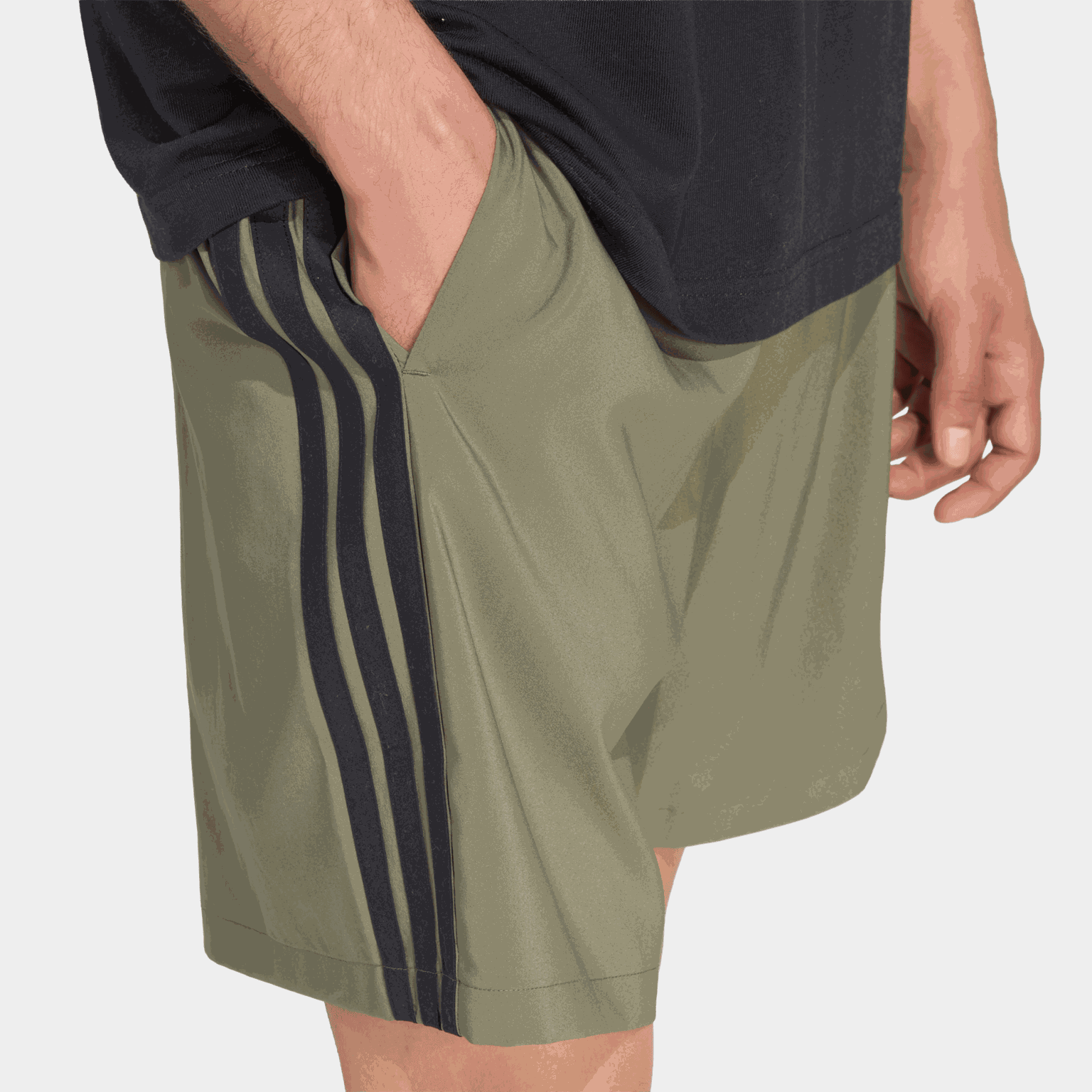 Essentials 3-Stripes Chelsea Lite Woven Shorts, shorts, herre - full image 4