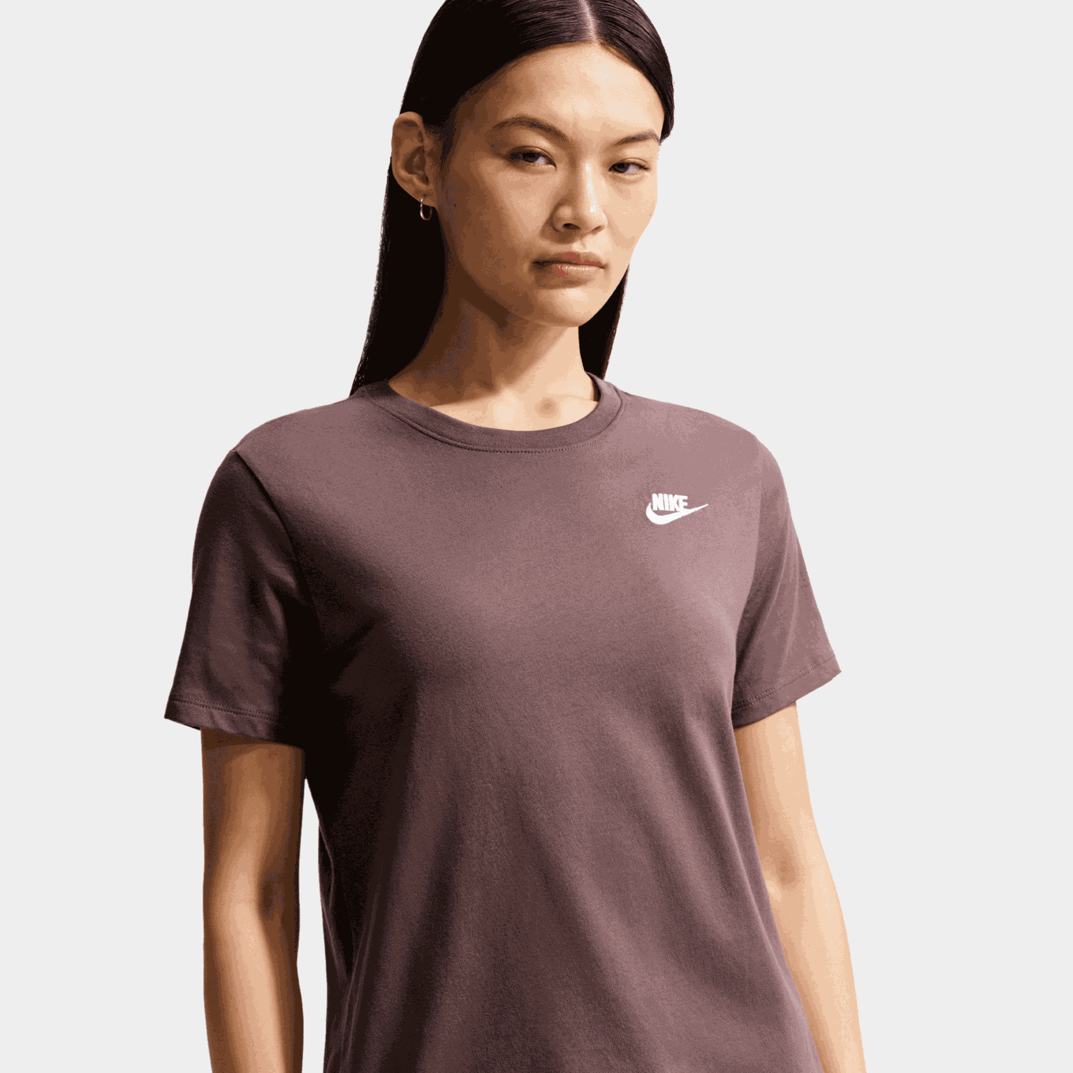 Sportswear Club Essentials T-Shirt, t-skjorte, dame - full image 3