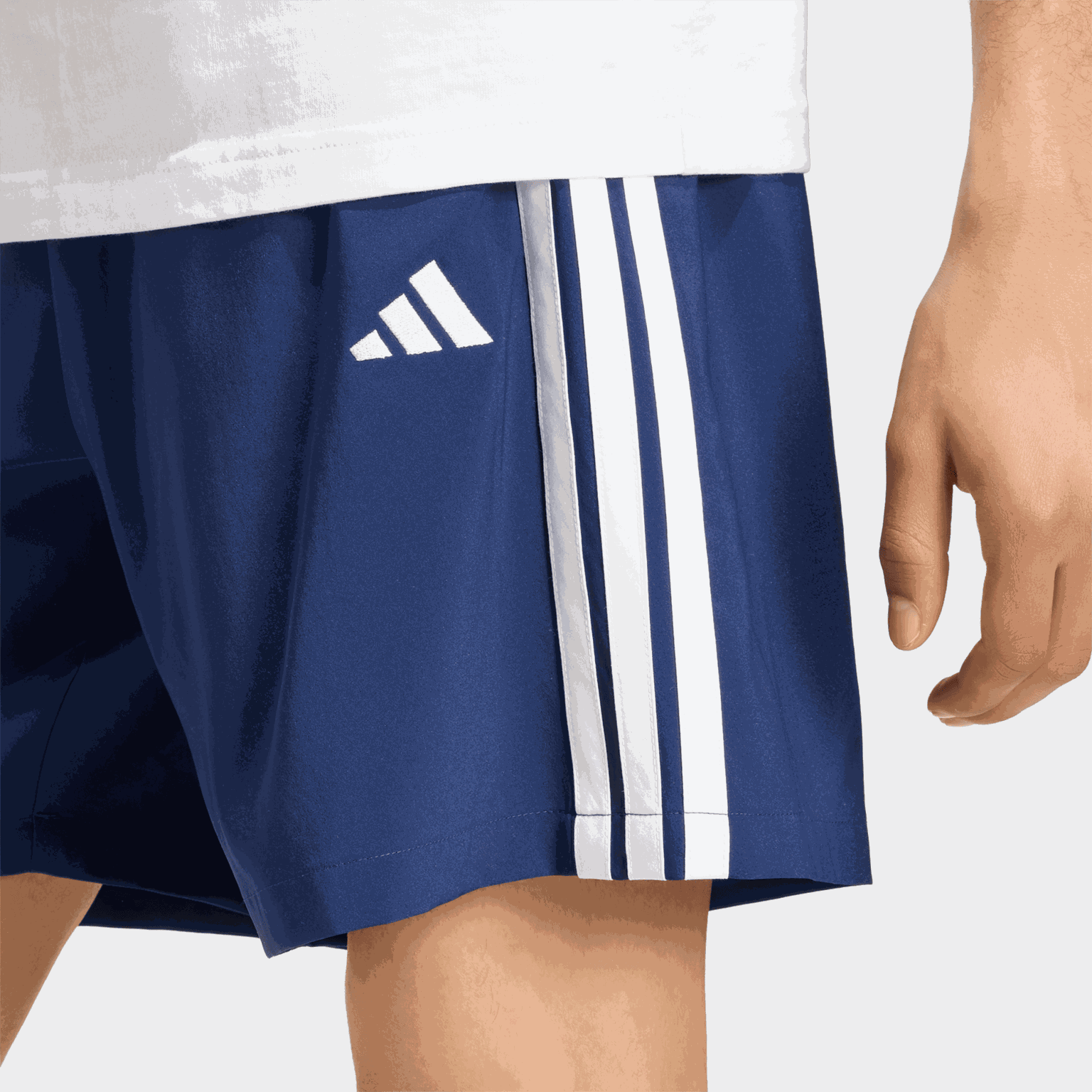 Essentials 3-Stripes Chelsea Lite Woven Shorts, shorts, herre - full image 4