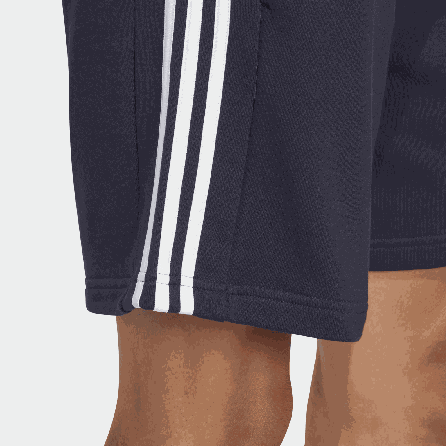 Essentials 3 Stripe Fleece Shorts, herre - full image 4