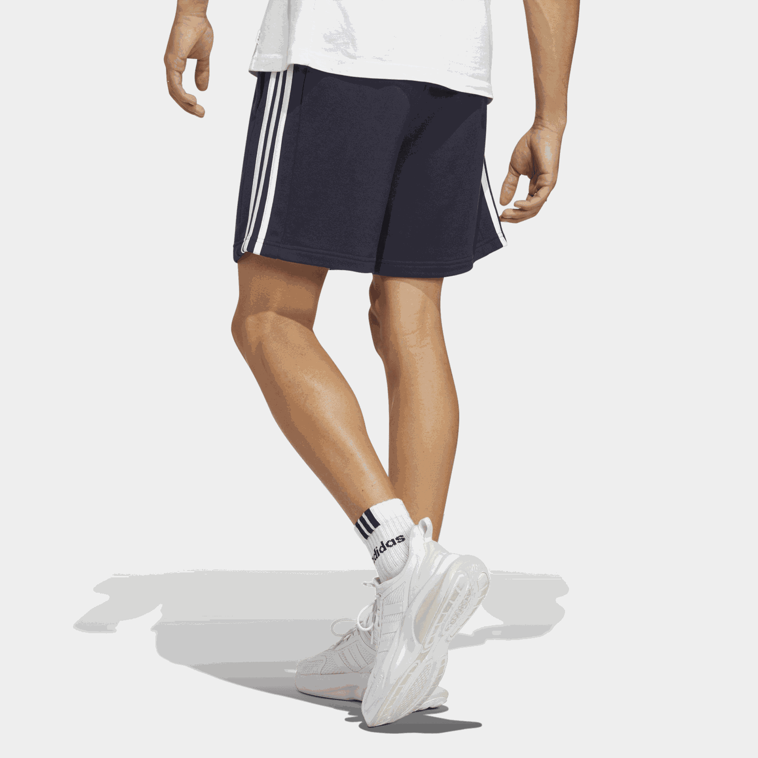 Essentials 3 Stripe Fleece Shorts, herre - full image 2