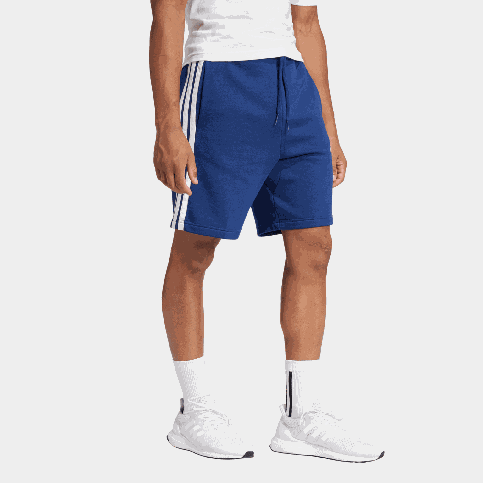 Essentials 3-Stripes Fleece Shorts, shorts, herre - full image 3